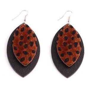 NEW!! Boutique Women’s Cheetah Double Teardrop Earrings